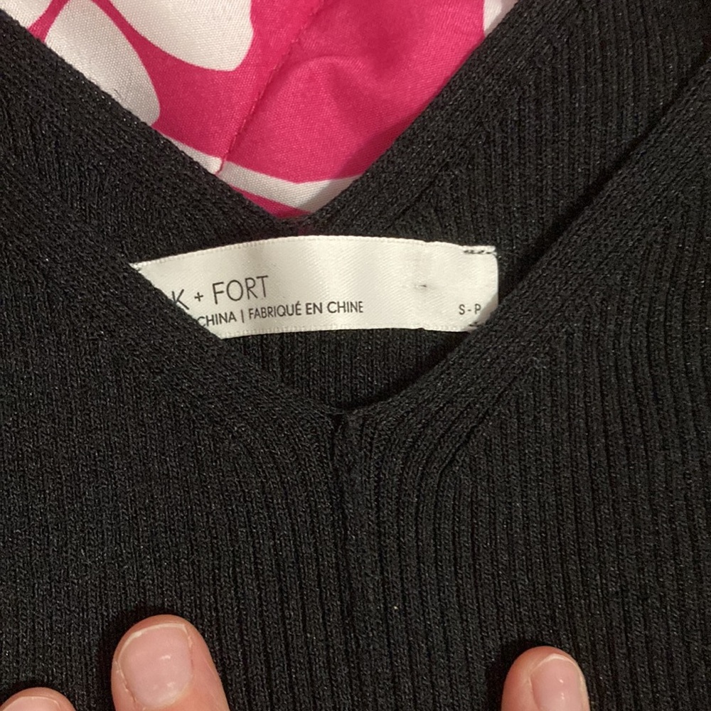 Oak + Fort Basic Black Top - image 4